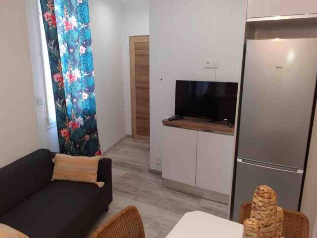 Le Studio D'Auguste- Coeur De Nimes-Chaleureux-Emplacement Ideal Ngoại thất bức ảnh