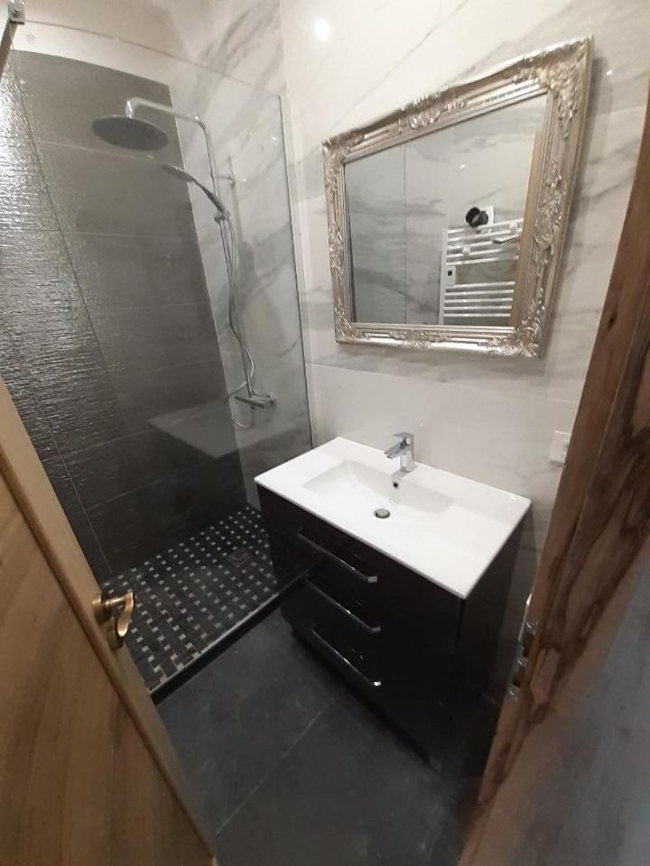 Le Studio D'Auguste- Coeur De Nimes-Chaleureux-Emplacement Ideal Ngoại thất bức ảnh